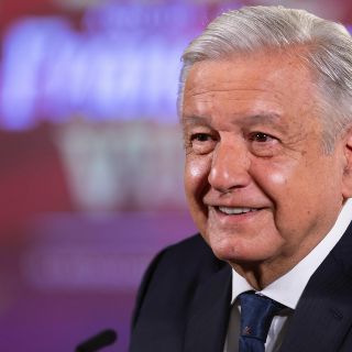''Como pavo real'': López Obrador celebra alza en ingresos de los más pobres