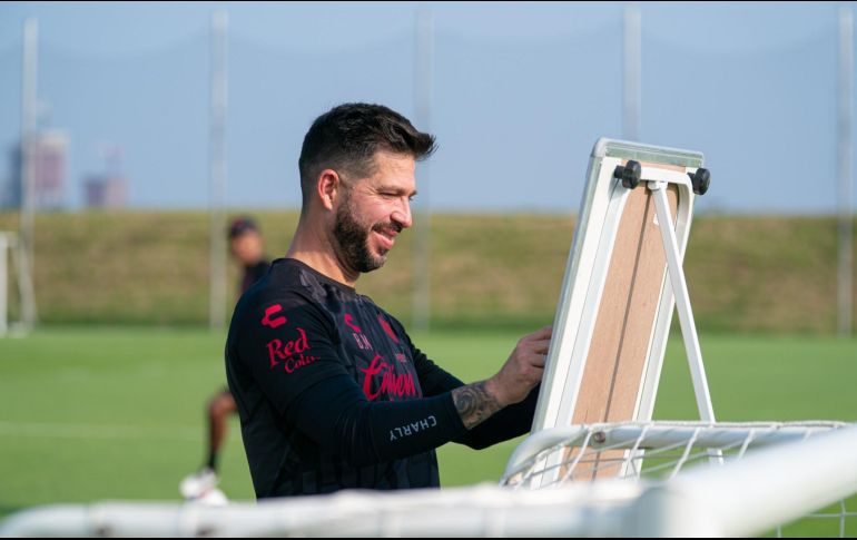 Mora ya tiene su táctica para enfrentar al  Toronto FC el próximo domingo. ESPECIAL/@AtlasFC