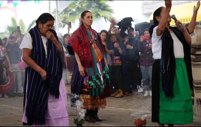 Las mujeres de la región la vistieron con un traje de gala tradicional que simboliza honorabilidad. ESPECIAL