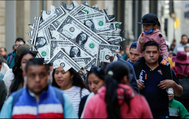 El envío promedio de remesas en México es de 350 dólares en promedio al mes. SUN/ ARCHIVO