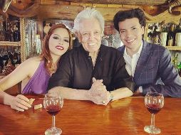 El intérprete de “El Pecador” “Significas todo para mí” y “Olvídalo” tuvo su participación en el clip, en donde hizo una aparición al estilo de Stan Lee y Quentin Tarantino en algunas producciones de Hollywood. CORTESÍA