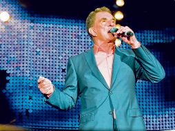 El cantante Roberto Jordán, se alista para llegar al Teatro Galerías e interpretar sus éxitos. CORTESÍA