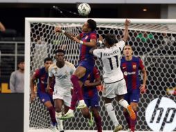 Fue de todo, menos un partido amistoso el clásico español. EFE