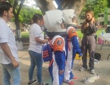 En total participaron 200 menores entre 6 y 18 años de edad, quienes aprendieron sobre los efectos de la gravedad cero en el organismo, la estructura del traje de astronauta, la supervivencia en el espacio y cómo se comunican los investigadores. EL INFORMADOR / H. Escamilla