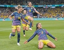 Manuela Vanegas (#2) le dio el triunfo a Colombia con su gol en la reposición. AP
