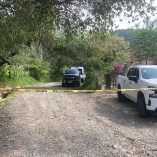 Catean casas y aseguran vehículos relacionados a atentado con explosivos