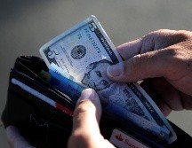 El peso mexicano se ubica en los mercados internacionales alrededor de los 16.89 pesos. EFE/ ARCHIVO