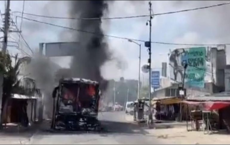 El bloqueo y la quema de vehículos fue por un hombre que detuvieron. SUN