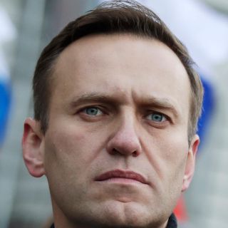 Sentencian a líder opositor ruso Navalny a 19 años de prisión por extremismo