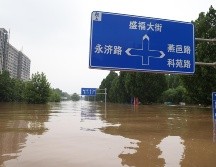 La zona más afectada es Hebei, cerca de Beijing, donde enormes extensiones de agua inundan la provincia a lo largo de kilómetros. AFP