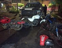 Los elementos tapatíos revisaron el estatus de las motocicletas y descubrieron que contaban con reporte de robo.