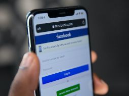 Además de que existe la opción de desactivar una cuenta de Facebook también existe la posibilidad de eliminarla. ESPECIAL / Foto de Solen Feyissa en Unsplash