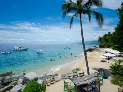 Disfruta del sol, la playa y la arena en los mejores Beach Clubs al sur de Puerto Vallarta. ESPECIAL/FIDEICOMISO PÚBLICO PARA LA PROMOCIÓN Y PUBLICIDAD TURÍSTICA DE PUERTO VALLARTA.