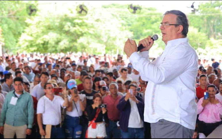 Marcelo Ebrard busca que haya tres médicos por cada mil habitantes. SUN
