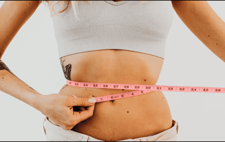 Si estás buscando bajar de peso, considera evitar estos alimentos altos en grasa y con poco valor nutricional. Pexels.