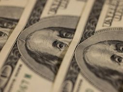 El peso mexicano se ubica en los mercados internacionales alrededor de los 17.08 pesos por dólar al mayoreo. Foto de engin akyurt en Unsplash