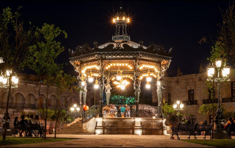 Guadalajara es una ciudad de gran importancia, sin embargo, estar caminando de noche en el centro puede no ser la mejor idea. Unsplash.
