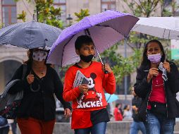 No guardes el paraguas, habrá fuertes lluvias por Onda Tropical 20 en estos estados