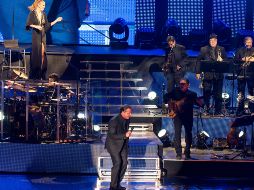 Luis Miguel al parecer tiene un par de dobles para cantar en sus conciertos. NTX / ARCHIVO