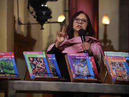 Leticia Ramírez mencionó que son aproximadamente 100 millones de libros de texto de primaria ya impresos que están listos para repartirse en los diferentes estados del país. SUN / B. Fregoso