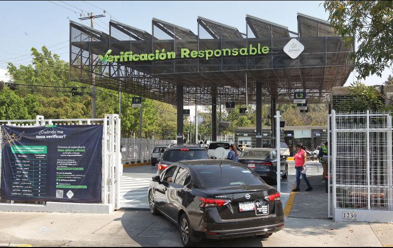 Para llevar un orden y evitar aglomeraciones, se implementó un calendario en donde se indica cuándo debes realizar el trámite dependiendo de el último número de la placa de tu auto. EL INFORMADOR / ARCHIVO