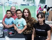 Oscar, Oscar, Eloy, Tania y Eloísa Abrego. GENTE BIEN JALISCO/ Claudio Jimeno