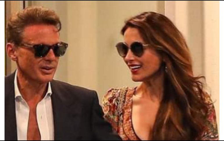 Luis Miguel junto a su novia Paloma Cuevas en Argentina. ESPECIAL/Twitter