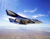 Virgin Galactic, de Richard Branson, ahora puede comenzar a ofrecer viajes mensuales, uniéndose a Blue Origin de Jeff Bezos y SpaceX de Elon Musk en el turismo espacial. AP / Virgin Galactic / ARCHIVO