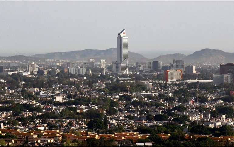 En Guadalajara hay varios edificios enormes, pero sobre ellos, aún hay uno que resalta en la ciudad. EL INFORMADOR/ ARCHIVO.