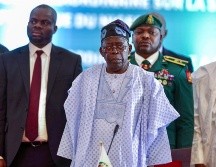 Bola Ahmed Tinubu, presidente de Nigeria —país que encabezaría la fuerza militar— con otros líderes de la CEDEAO en una reunión donde se discutió la situación en Níger. EFE