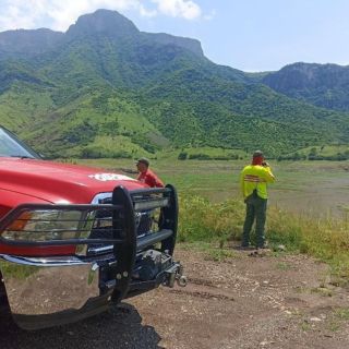 Se extiende 80 kilómetros la búsqueda de chofer arrastrado por la corriente