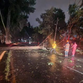 Lluvia dejó daños en ZMG y tres personas heridas por descarga eléctrica