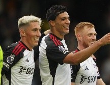Raúl Jiménez tuvo actividad con su nuevo equipo el Fulham. ESPECIAL/Fulham