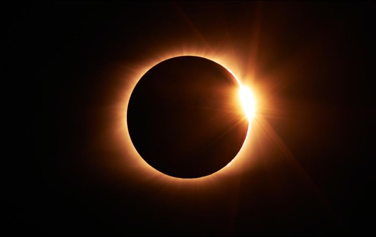 Es importante señalar que los eclipses lunares pueden manifestarse hasta en tres ocasiones al año y suelen tener una duración de varias horas. Unsplash