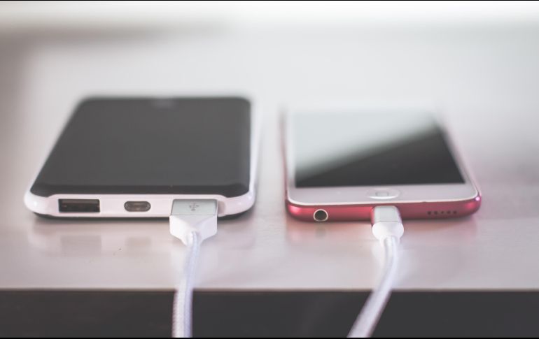 En el año 2021 la Procuraduría Federal del Consumidor (Profeco),  analizó 18 modelos de 12 marcas de cargadores. UNSPLASH