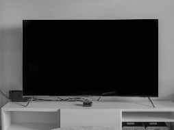 Conoce las tres peores marcas de televisores. ESPECIAL / Foto de Andres Jasso en Unsplash