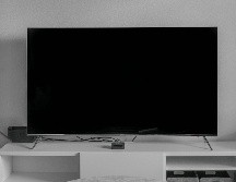 Conoce las tres peores marcas de televisores. ESPECIAL / Foto de Andres Jasso en Unsplash