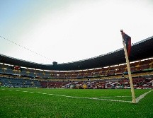 La cancha del Estadio Jalisco luce afectada después de un concierto. EL INFORMADOR / C. Zepeda