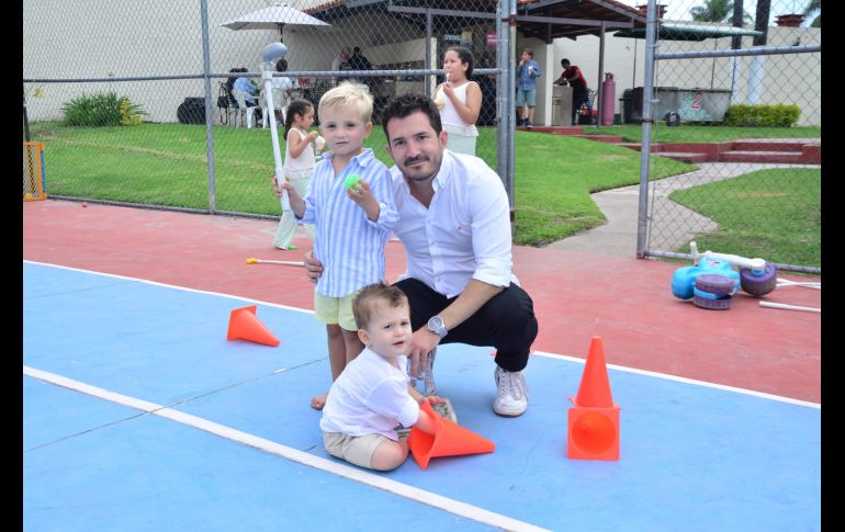 Rodrigo Balcázar y Herón Rodríguez  con Lucas Palafox. GENTE BIEN JALISCO/ MARIFER RACHED