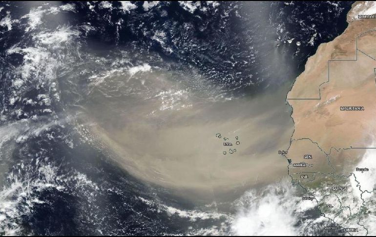 El fino polvo recorre los cielos del océano Atlántico hasta llegar a América. EFE/Archivo