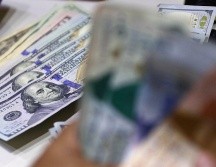 El peso mexicano se ubica en los mercados internacionales alrededor de los 17.07 pesos por dólar. EFE/ ARCHIVO