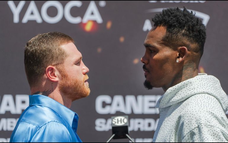 La pelea entre Canelo y Charlo está a más de un mes. AP / ARCHIVO