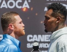 La pelea entre Canelo y Charlo está a más de un mes. AP / ARCHIVO