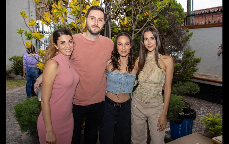 Sofía Verea, Joaquín Jobiola, Fernanda Corona y Montse Minakata. GENTE BIEN JALISCO/ Christian Pérez