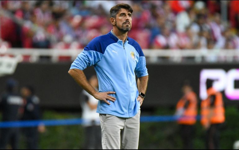 El profe Pauno se encuentra en la búsqueda de maximizar el potencial con el que cuenta Chivas. IMAGO7/ Sandra Bautista