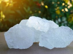 La piedra de alumbre es un desodorante natural. ESPECIAL/Unsplash