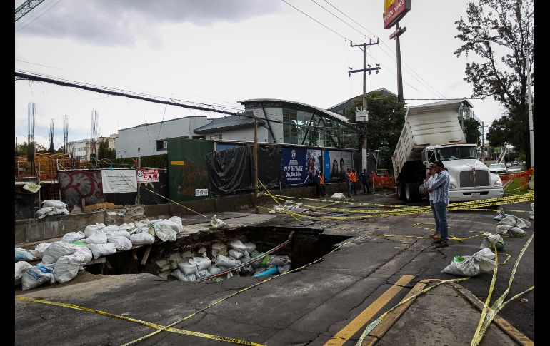 El incidente ocurrió en el cruce de Mariano Otero, contraesquina de Plaza del Sol, en el predio contiguo a una sucursal de comida rápida. EL INFORMADOR / H. Figueroa