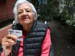 Los adultos con 65 años recién cumplidos podrán acudir a los dos mil 133 módulos de Bienestar. ESPECIAL/Secretaría del Bienestar