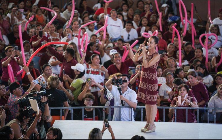 En una asamblea informativa en Cancún, Quintana Roo, en compañía de cientos de mujeres, la exmandataria capitalina aseguró que 