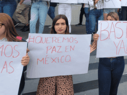 Estudiantes de la Universidad de Guadalajara lamentan la situación de inseguridad que atraviesa el país. Especial.